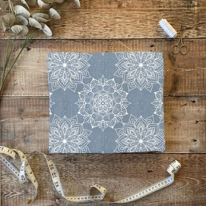 Mandala Blau Softshell – robuster Stoff mit elegantem Muster
