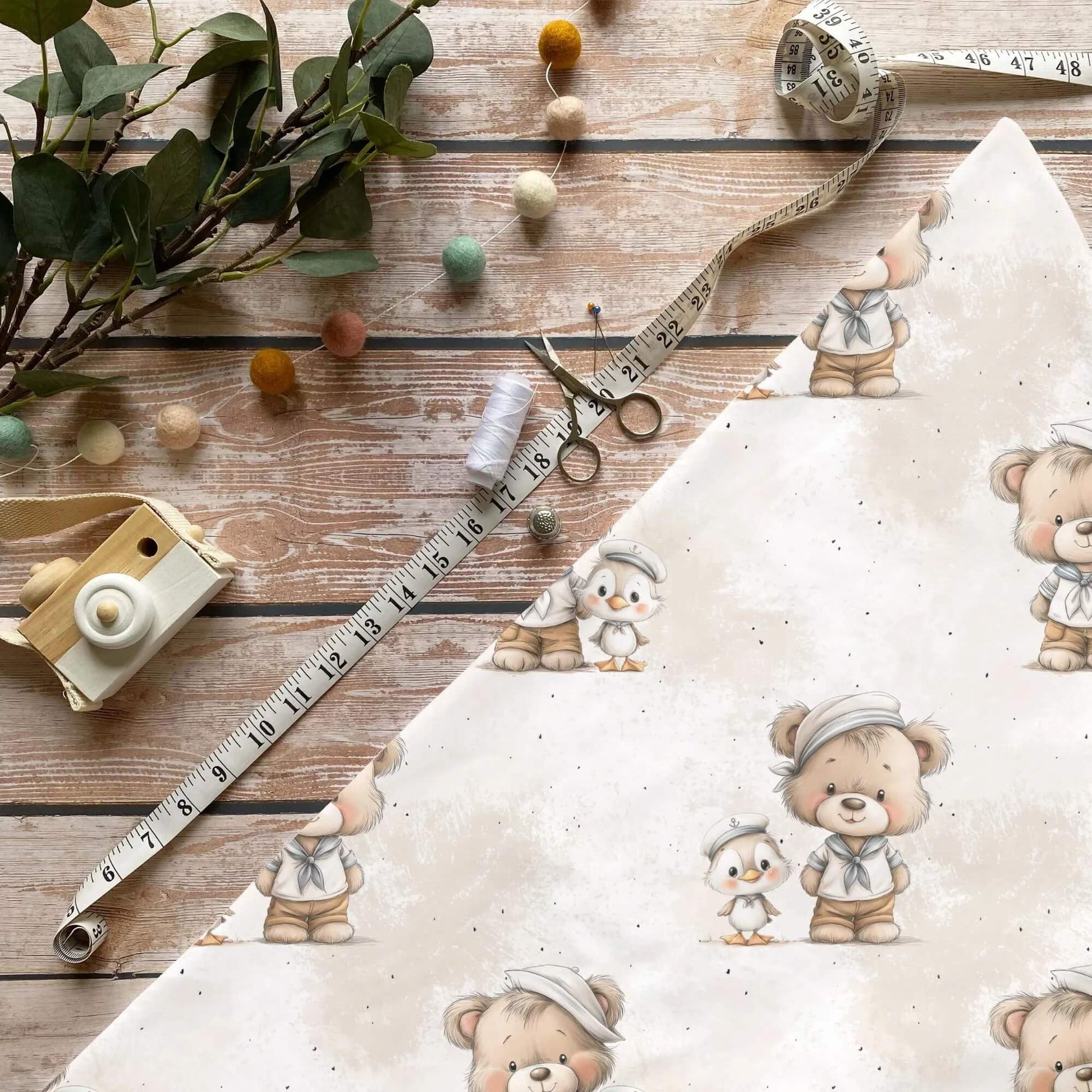 Matrose Teddy & Küken French Terry – hochwertiger Kinderstoff mit Bär & Ente
