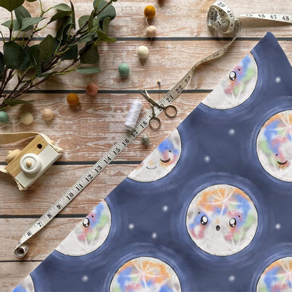 Mondzauber French Terry – hochwertiger Kinderstoff mit Mond & Sternen

