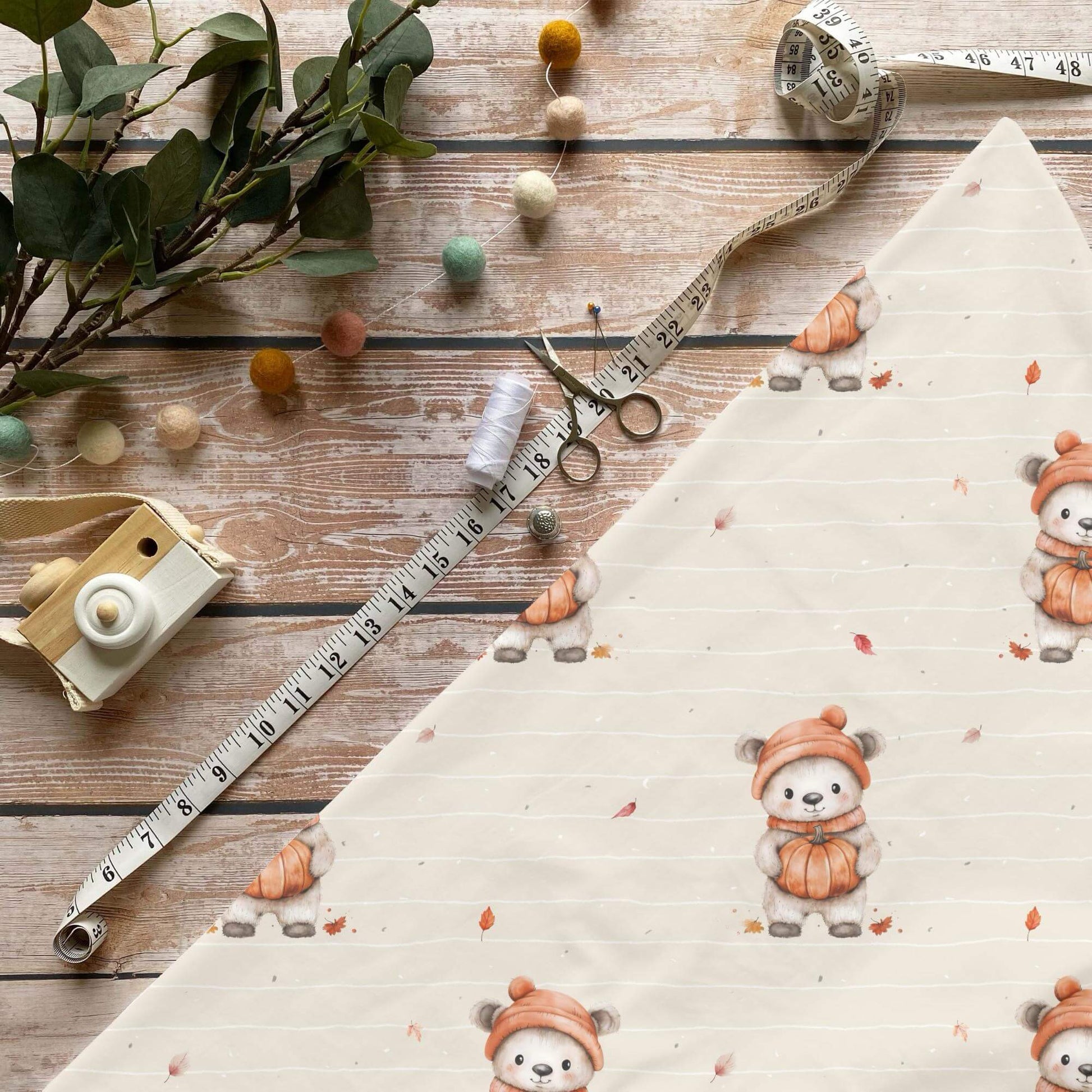 Kürbis Bärchen Stoff Meterware Kinderstoff Herbstdesign auf Jersey French Terry Baumwolle
