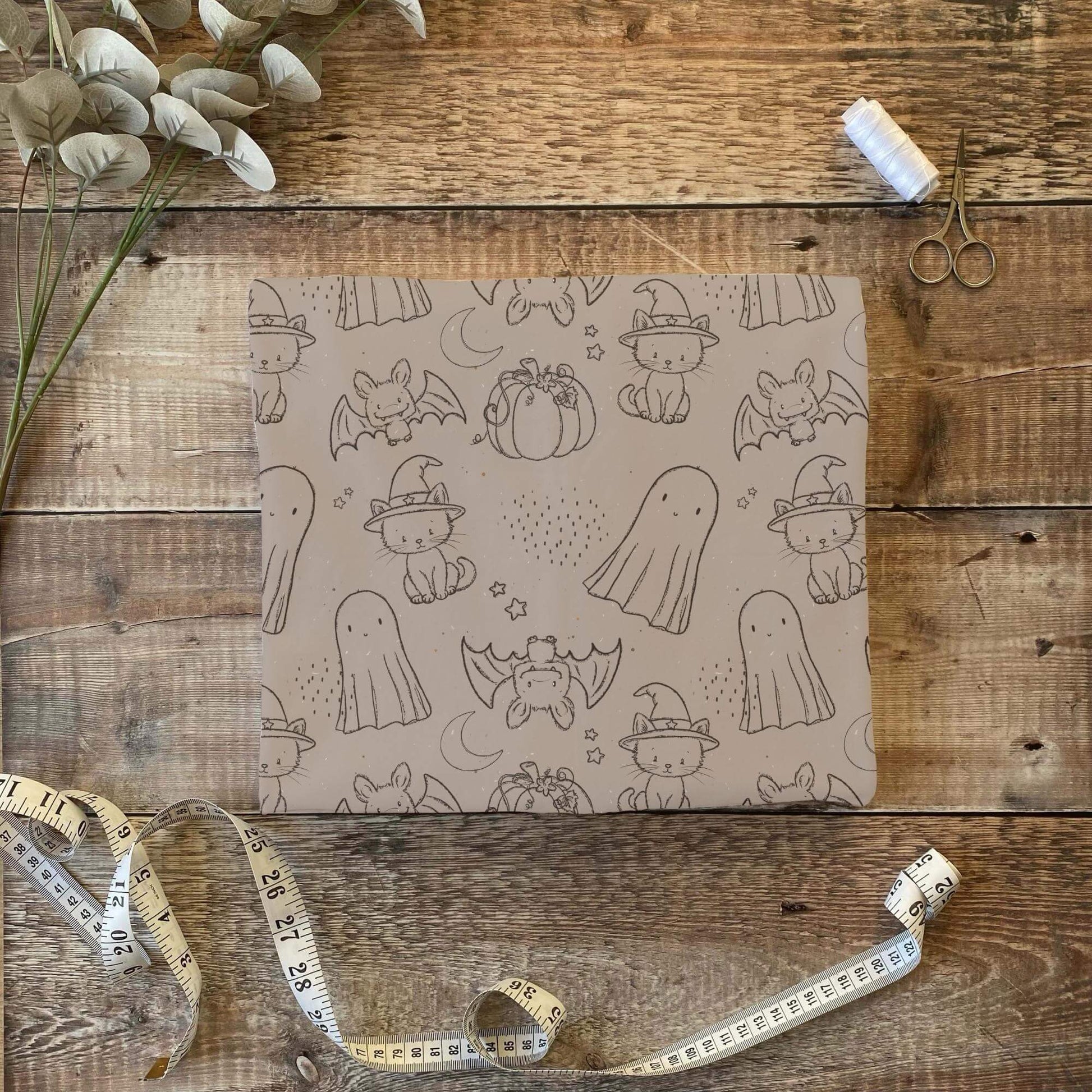 Spooky Skizzen Stoffballen gefaltet, French Terry und Rib Jersey Meterware für Kindermode zum Nähen