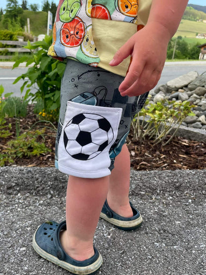 Fußball Stickdatei auf Shorts Fußballfan Kinder
