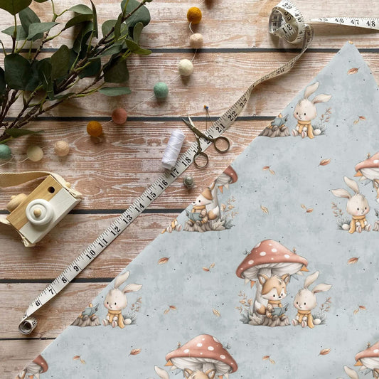Pilzgeschichten Kinderstoff Meterware mit Fuchs und Hase beim Lesen Motiv, OEKO-TEX 100 Jersey Stoff für Baby- und Kindermode