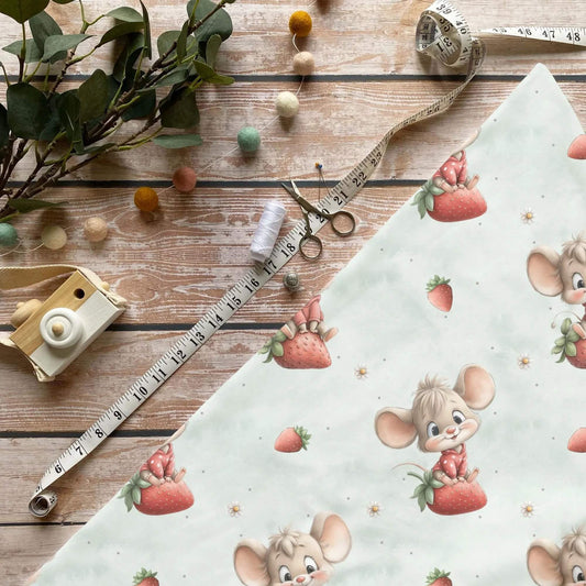 Jersey Erdbeermaus Kinderstoff OEKO TEX 100 weich Meterware Maus Erdbeeren
