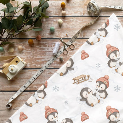 Schneeengel Pinguine Kinderstoff Meterware mit Pinguinen im Schnee Motiv, OEKO-TEX 100 Jersey Stoff für Baby- und Kindermode