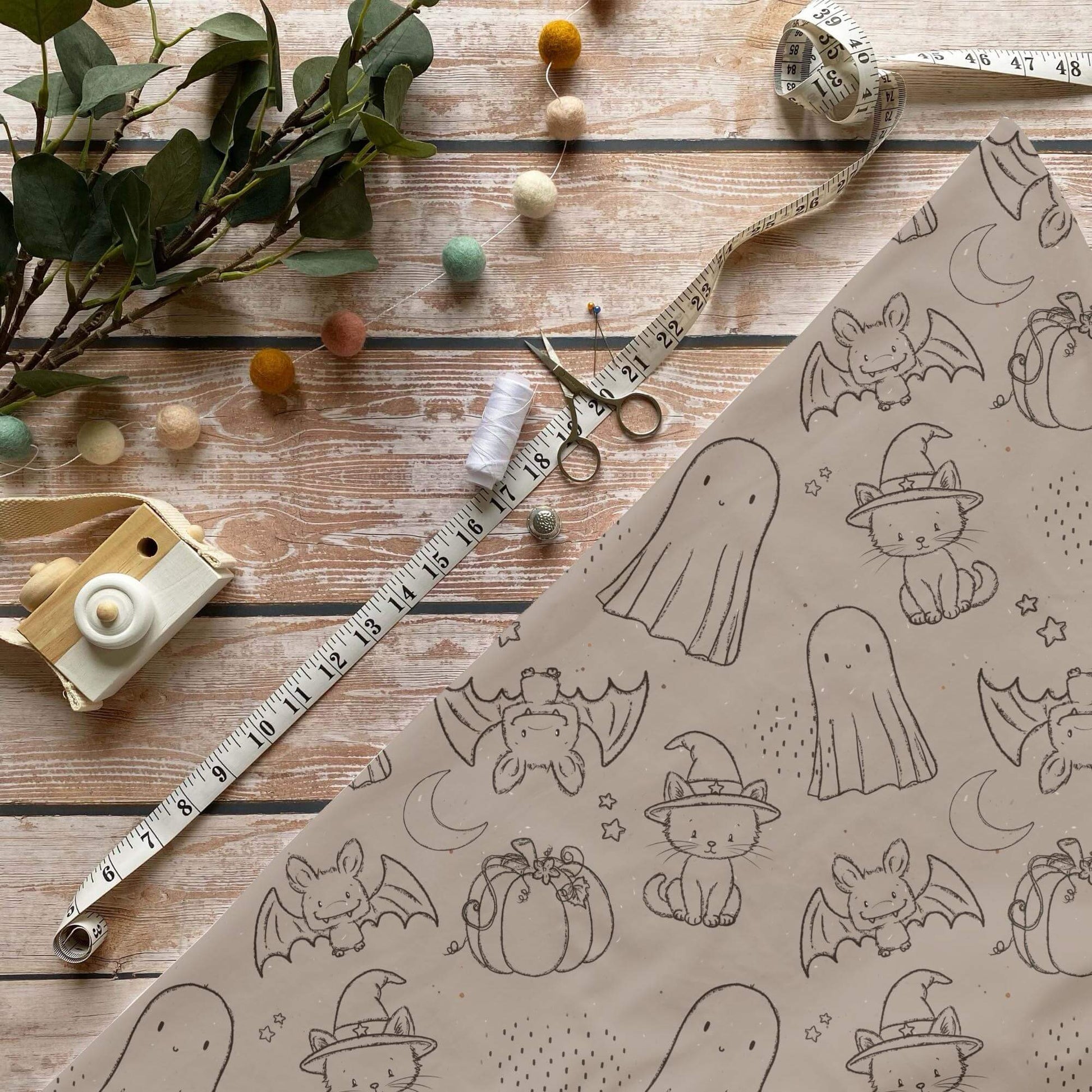 Spooky Skizzen Kinderstoff Meterware mit Gespenst, Hexenkatze und Fledermaus Motiv, OEKO-TEX 100 Jersey Stoff für Baby- und Kindermode