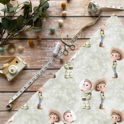 „Spielzeugfreunde Stoff Meterware – ideal für Kinderkleidung & Abenteuerdesign“