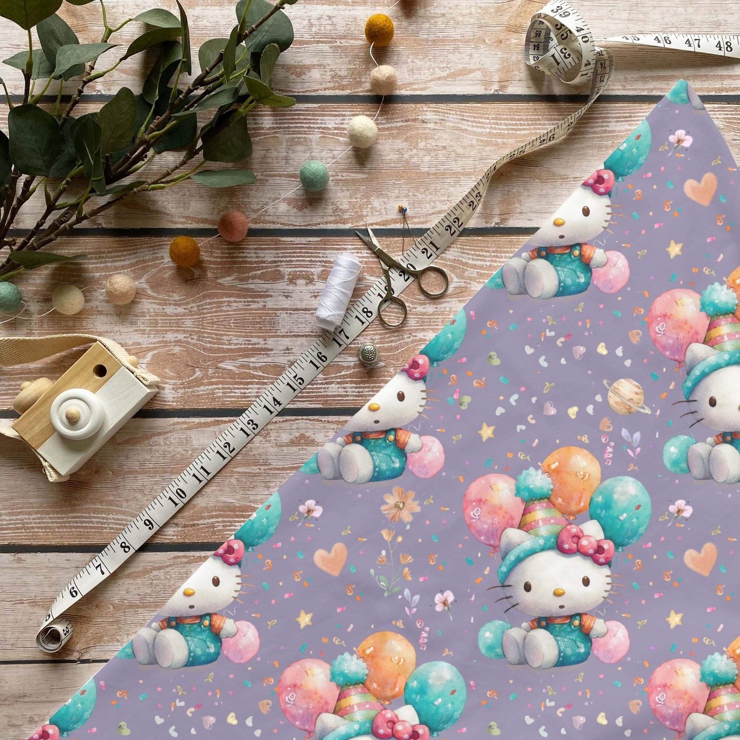 „Geburtstagskatze Stoff Meterware – ideal für Kinderkleidung & Partymotive“