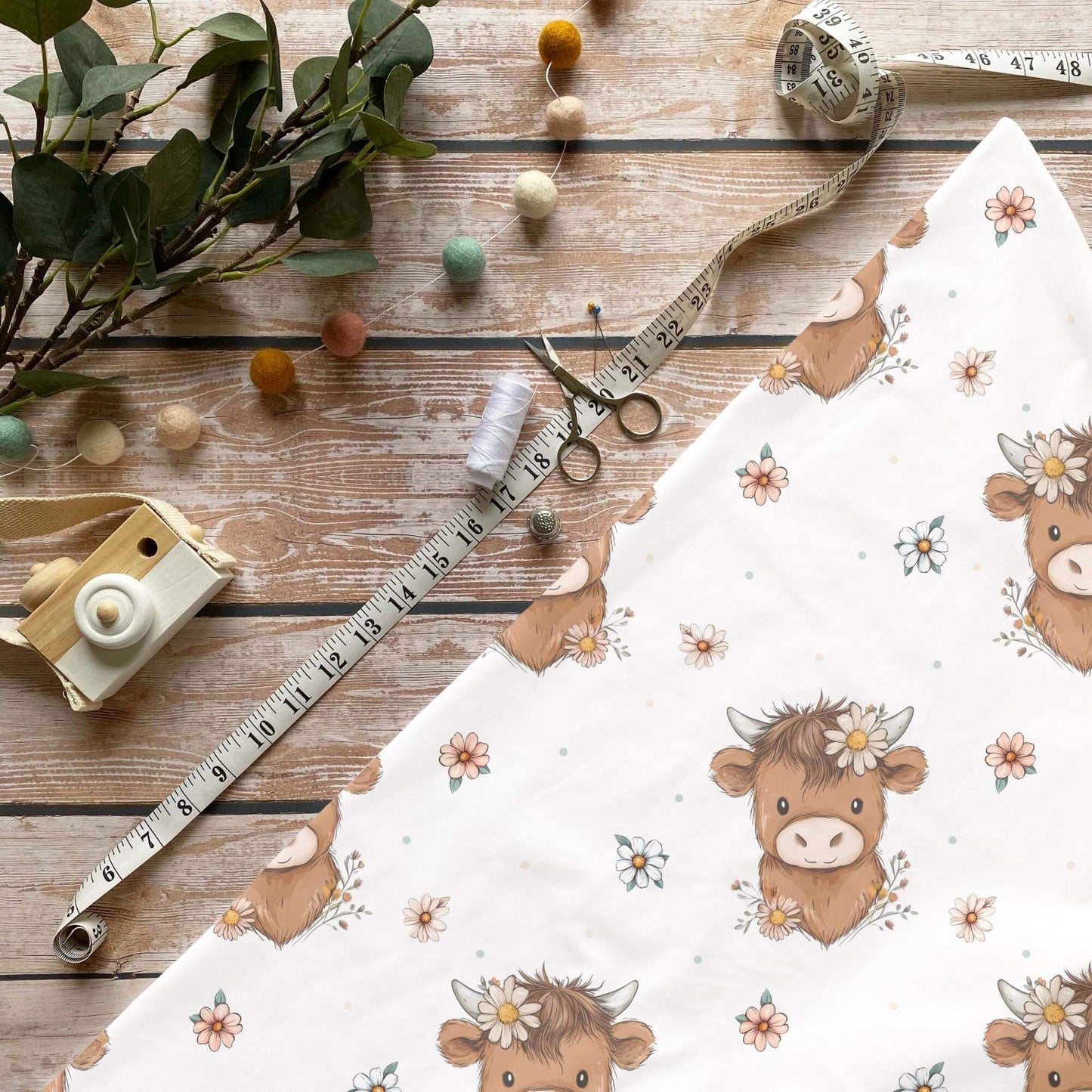 „Highland Rind Stoff Meterware – ideal für Kinderkleidung & Bauernhofmotive“