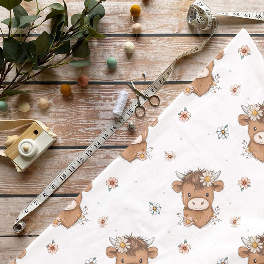 „Highland Rind Stoff Meterware – ideal für Kinderkleidung & Bauernhofmotive“