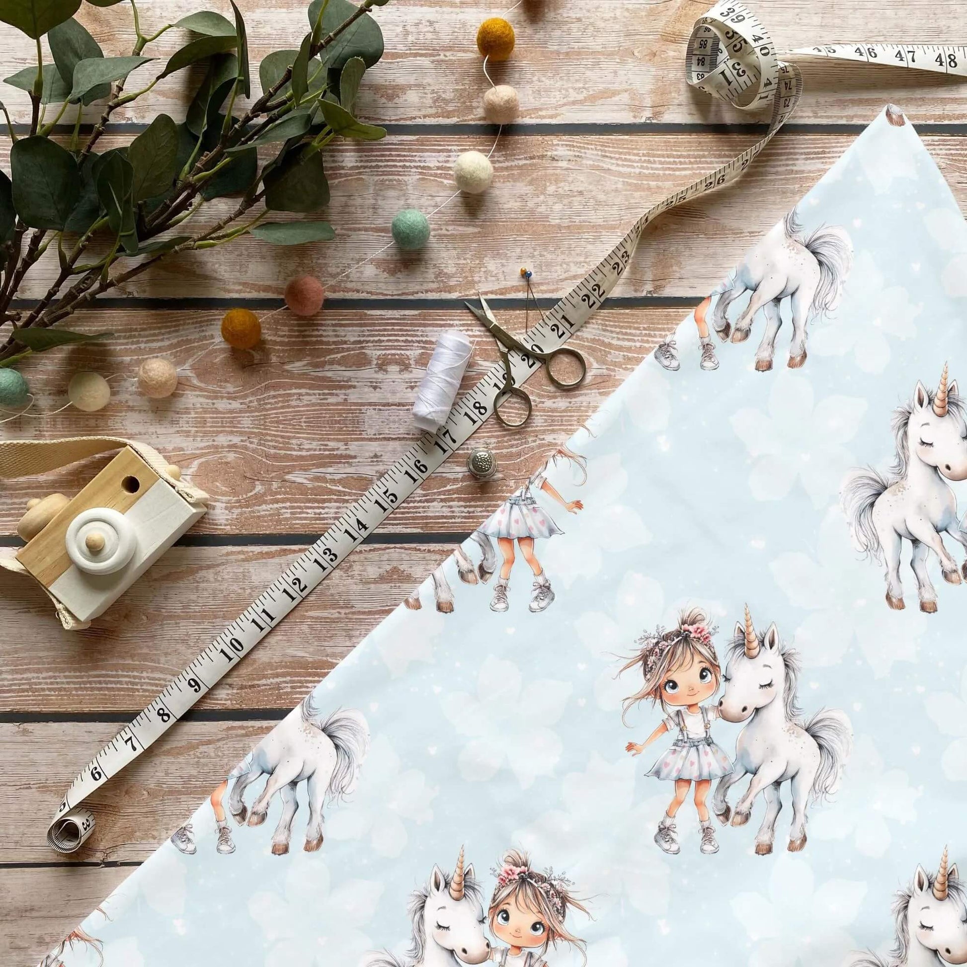 „Mädchen & Einhorn Stoff Meterware – ideal für Kinderkleidung & Fantasiemotive“