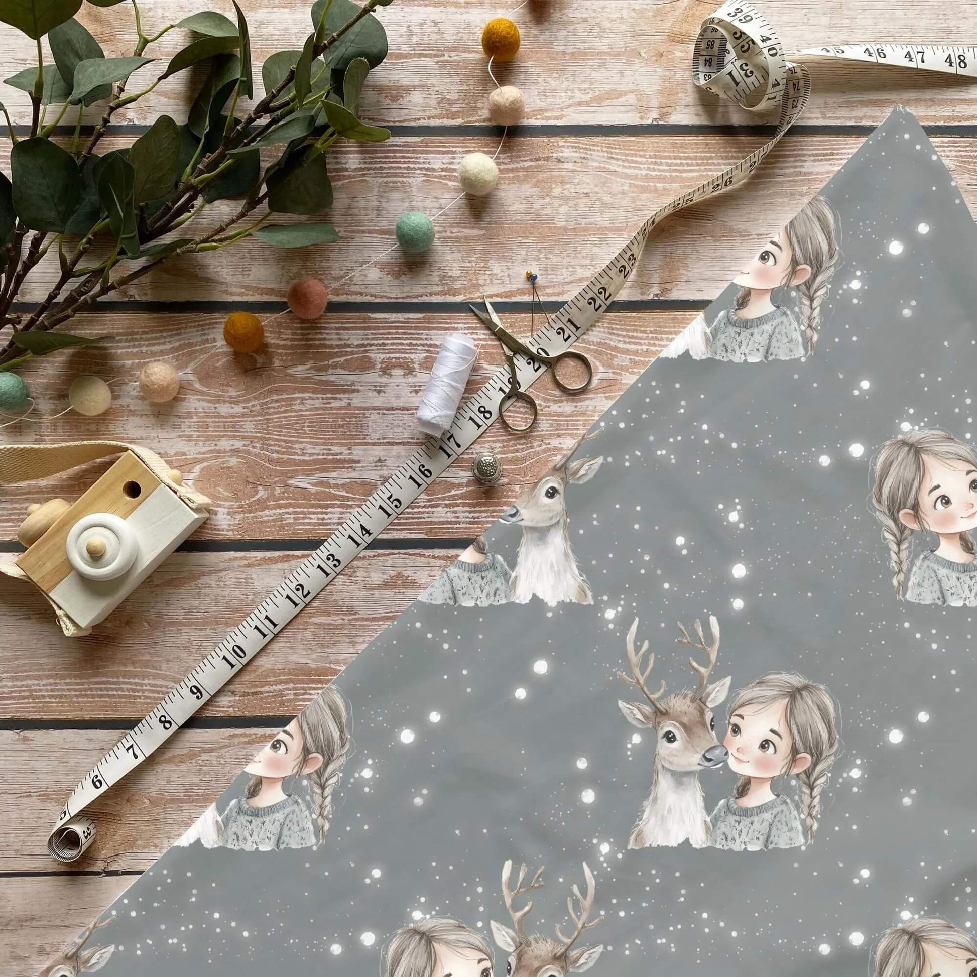 „Rentier mit Mädchen Stoff Meterware – ideal für Kinderkleidung & Wintermotive“