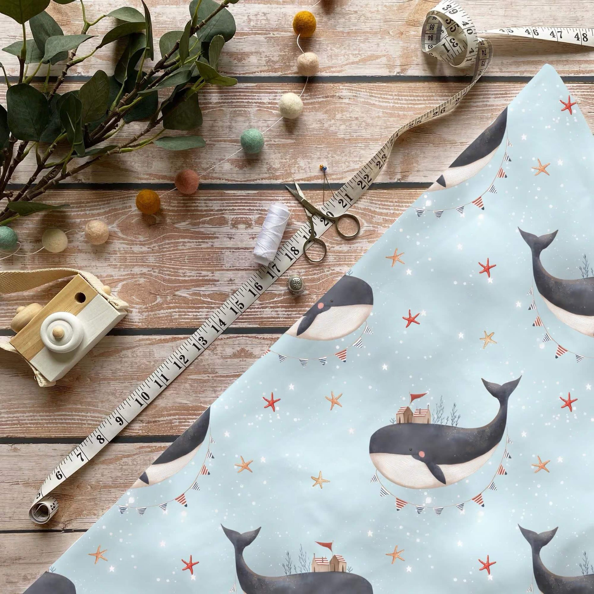 „Wal mit Haus Stoff Meterware – ideal für Kinderkleidung & Fantasiemotive“