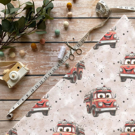 „Feuerwehrauto Stoff Meterware – ideal für Kinderkleidung & Fahrzeugmotive“