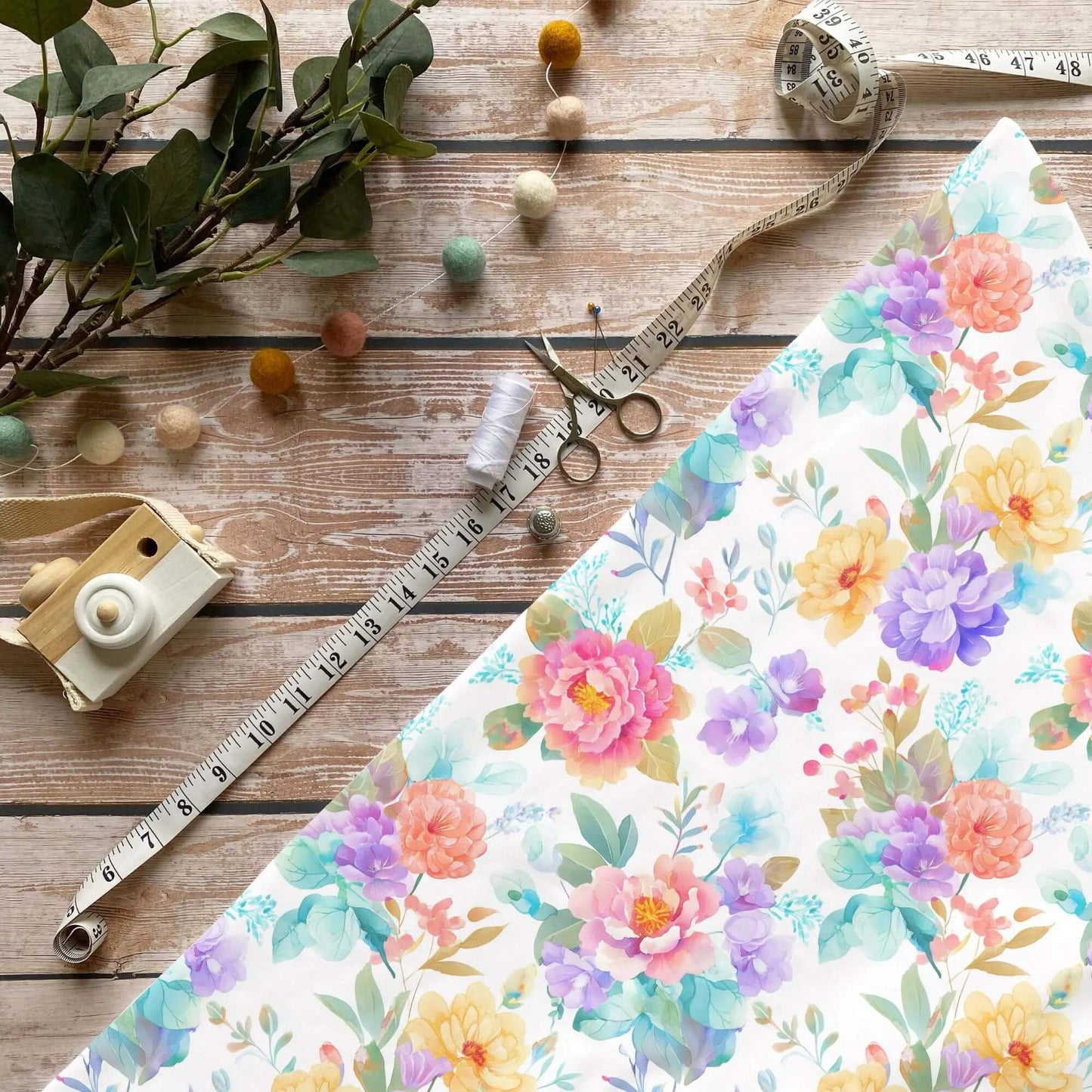 „Blumenmuster Stoff Meterware – ideal für Kinderkleidung & Frühlingsdesigns“