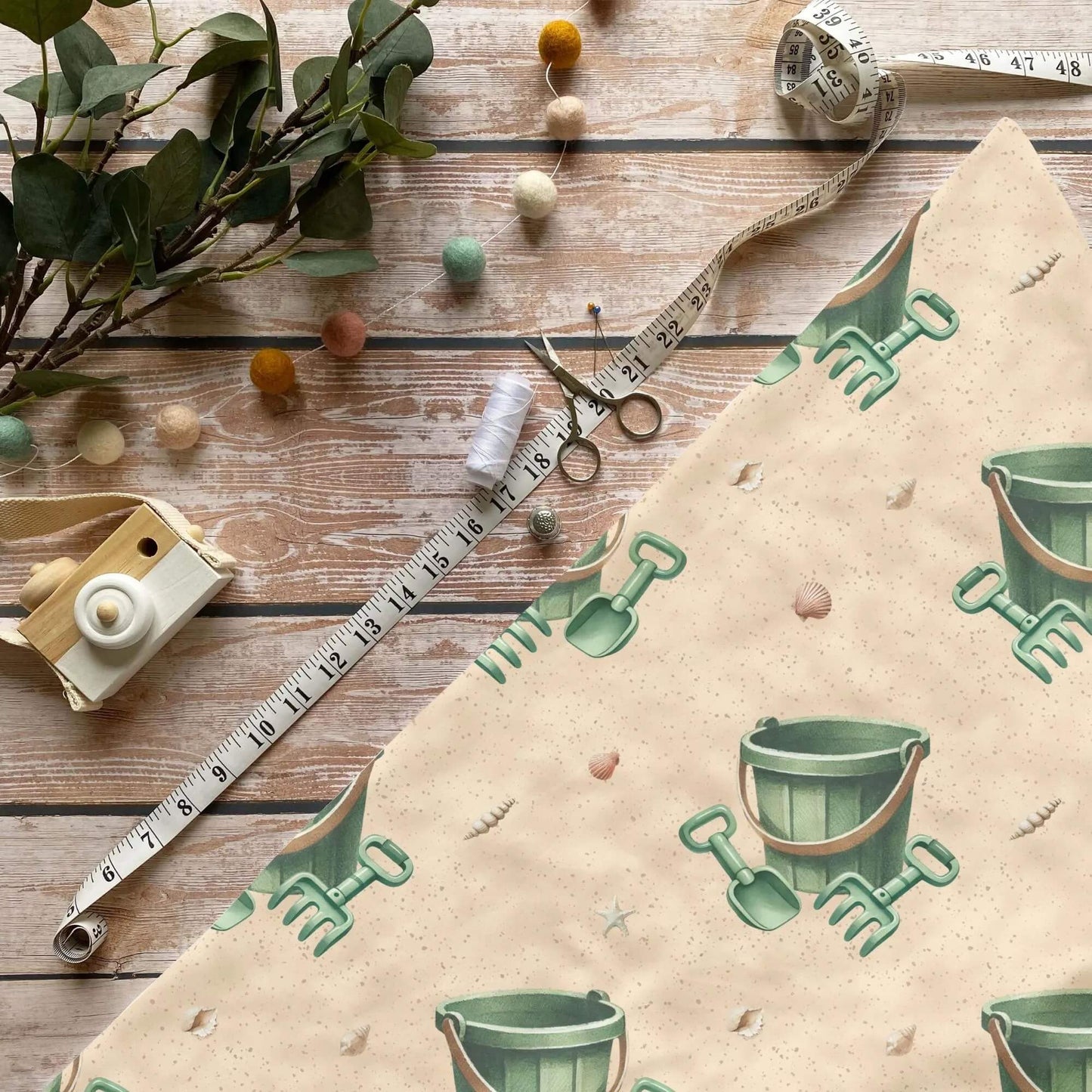 „Sandspielzeug Stoff Meterware – ideal für Kinderkleidung & Sommermotive“