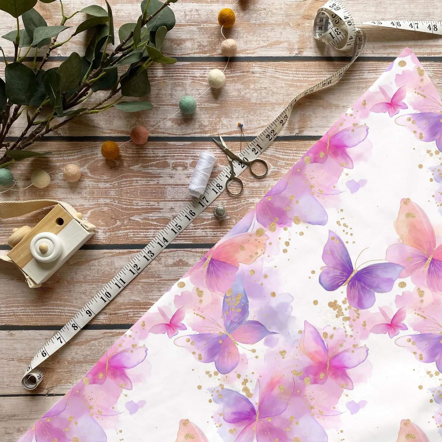 „Schmetterlinge Stoff Meterware – ideal für Kinderkleidung & Aquarellmotive“