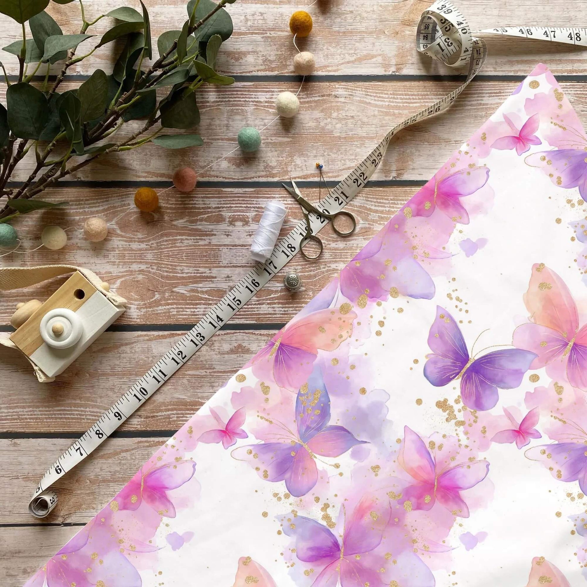 „Schmetterlinge Stoff Meterware – ideal für Kinderkleidung & Aquarellmotive“