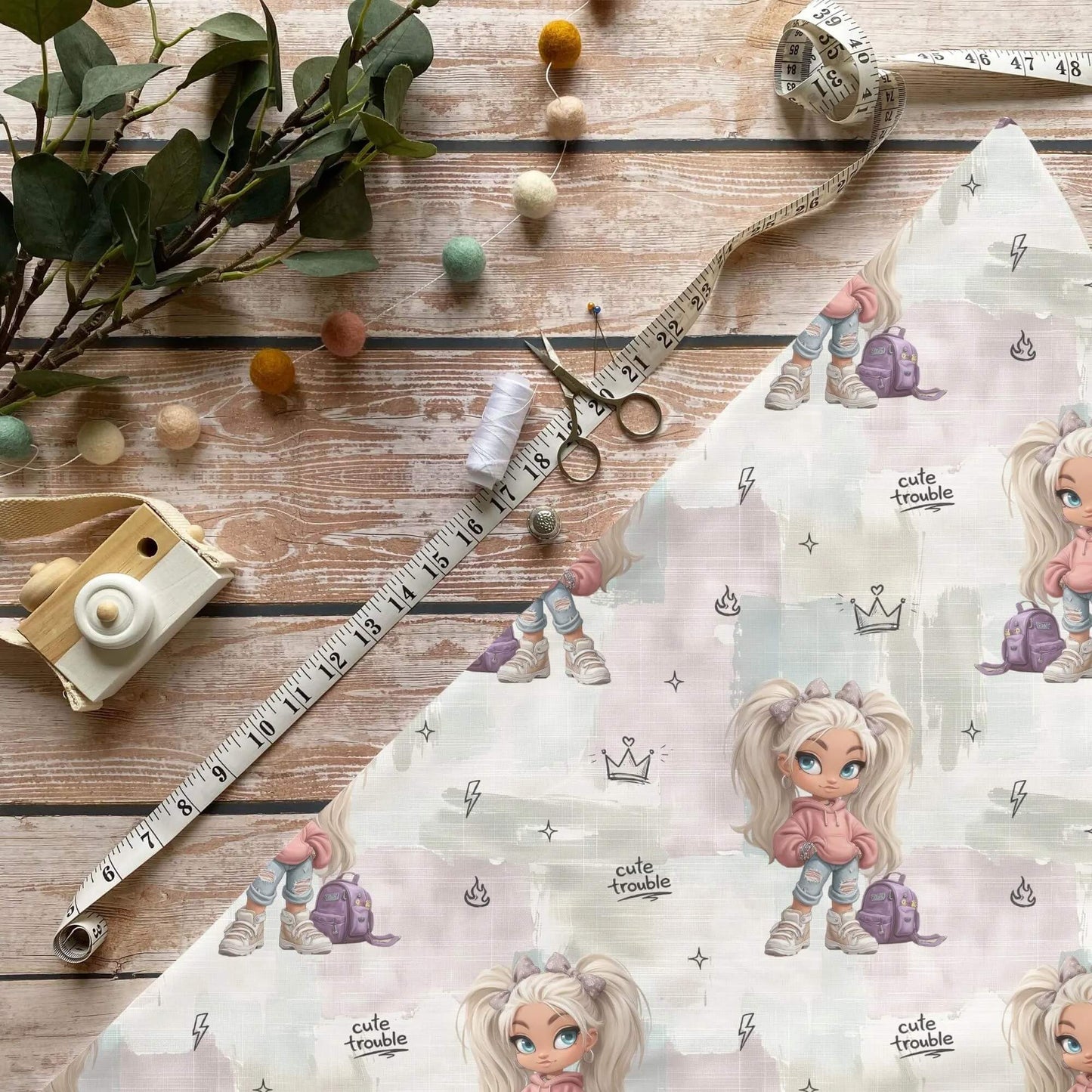 Cute Trouble Mädchen Stoff Meterware für trendige Kinderkleidung