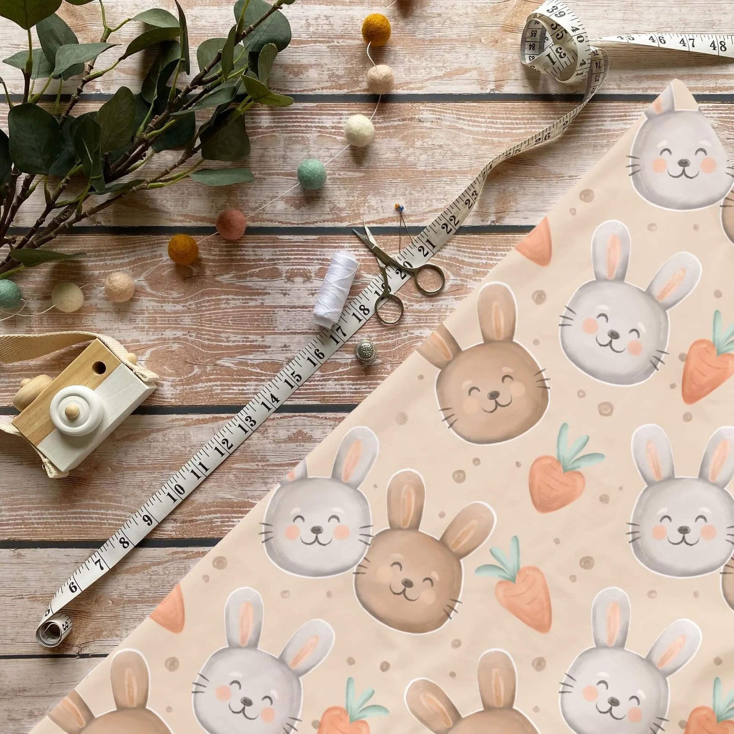 „Hasenköpfe Stoff Meterware – ideal für Kinderkleidung & Frühlingsmotive“