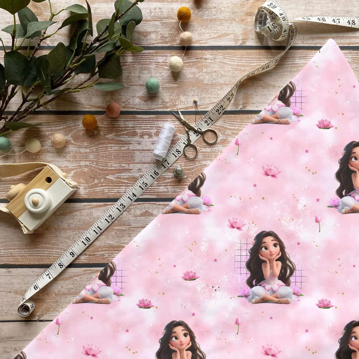 „Lotus Prinzessin Stoff Meterware – ideal für Kinderkleidung & Fantasiemotive“