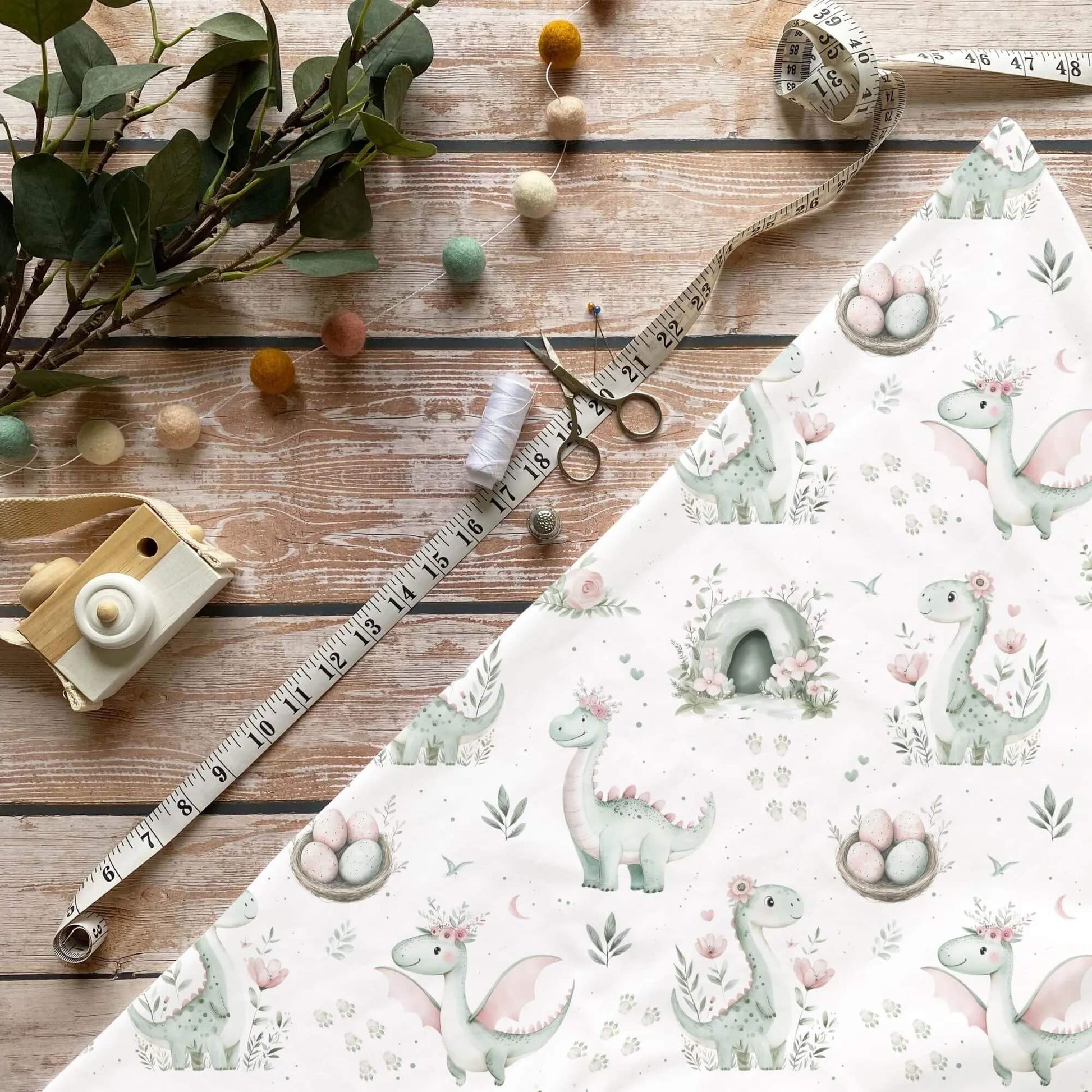 „Osterdino Stoff Meterware – ideal für Kinderkleidung & Frühlingsmotive“