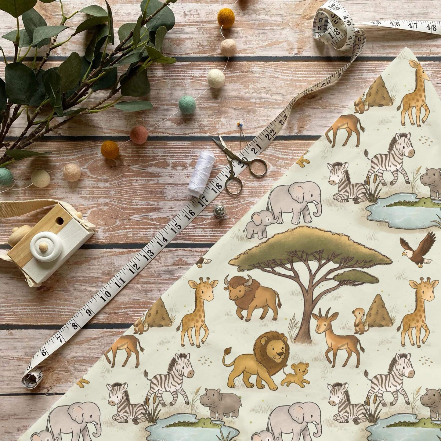 Safari Tiere Stoff Meterware für abenteuerliche Kinderkleidung