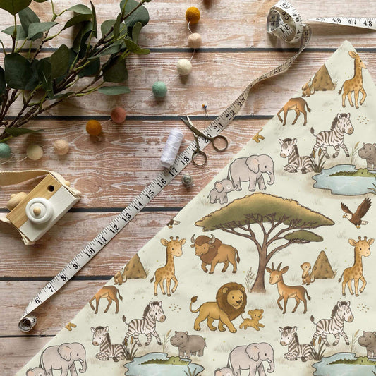Safari Tiere Stoff Meterware für abenteuerliche Kinderkleidung