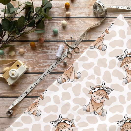 „Kuh mit Flecken Stoff Meterware – ideal für Kinderkleidung & Bauernhofmotive“