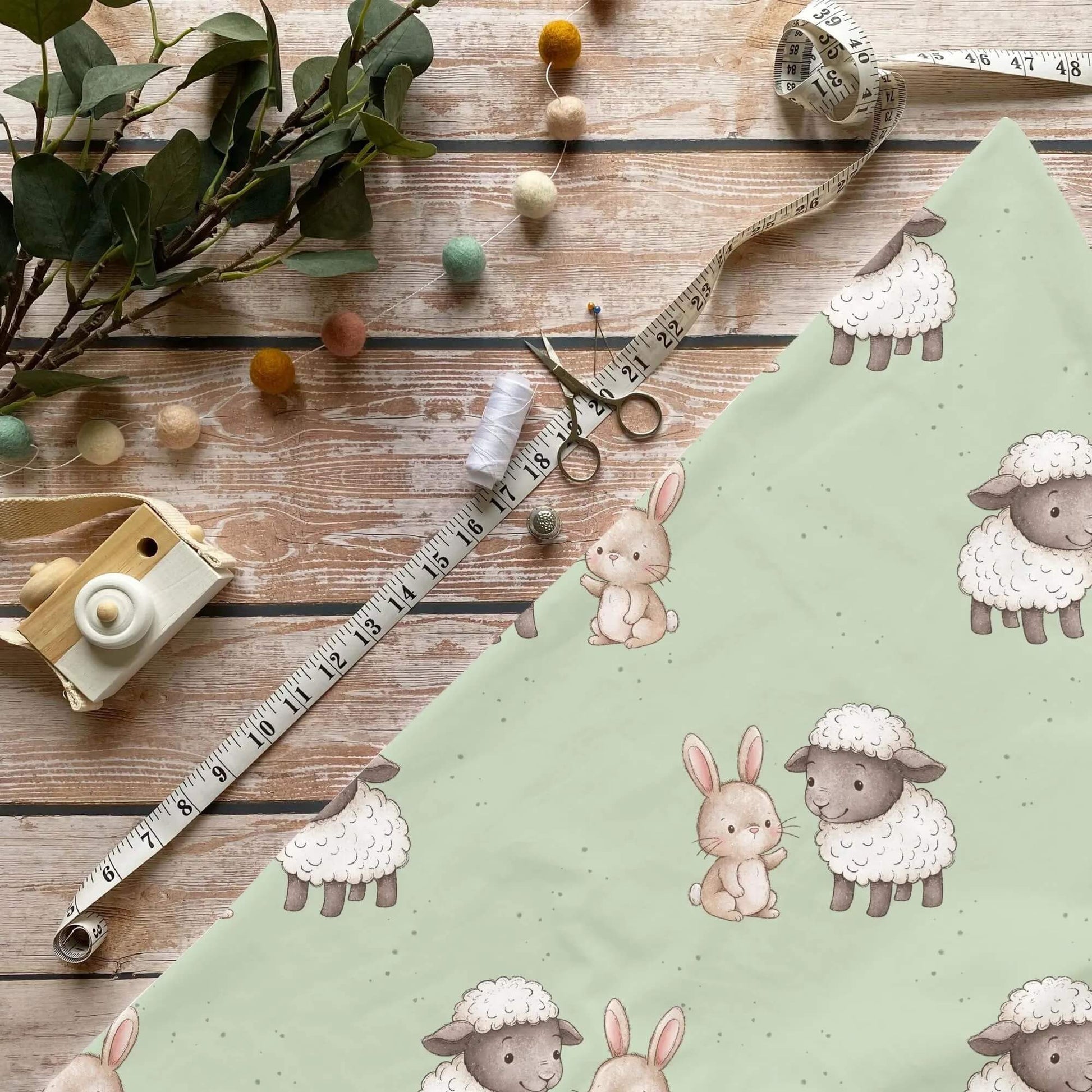 „Hase & Schaf Stoff Meterware – ideal für Kinderkleidung & Bauernhofmotive“