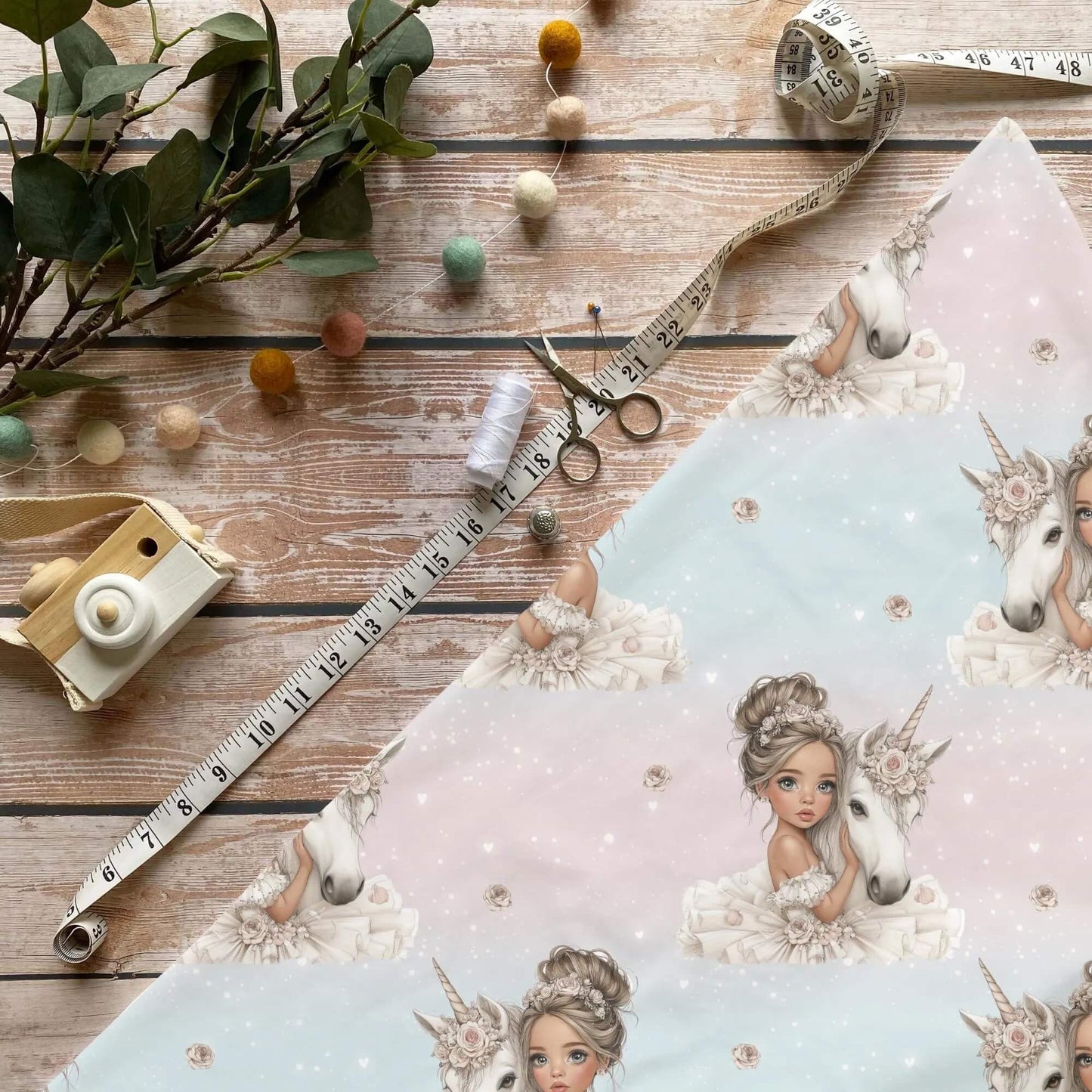„Einhornprinzessin Stoff Meterware – ideal für Kinderkleidung & Fantasiemotive“