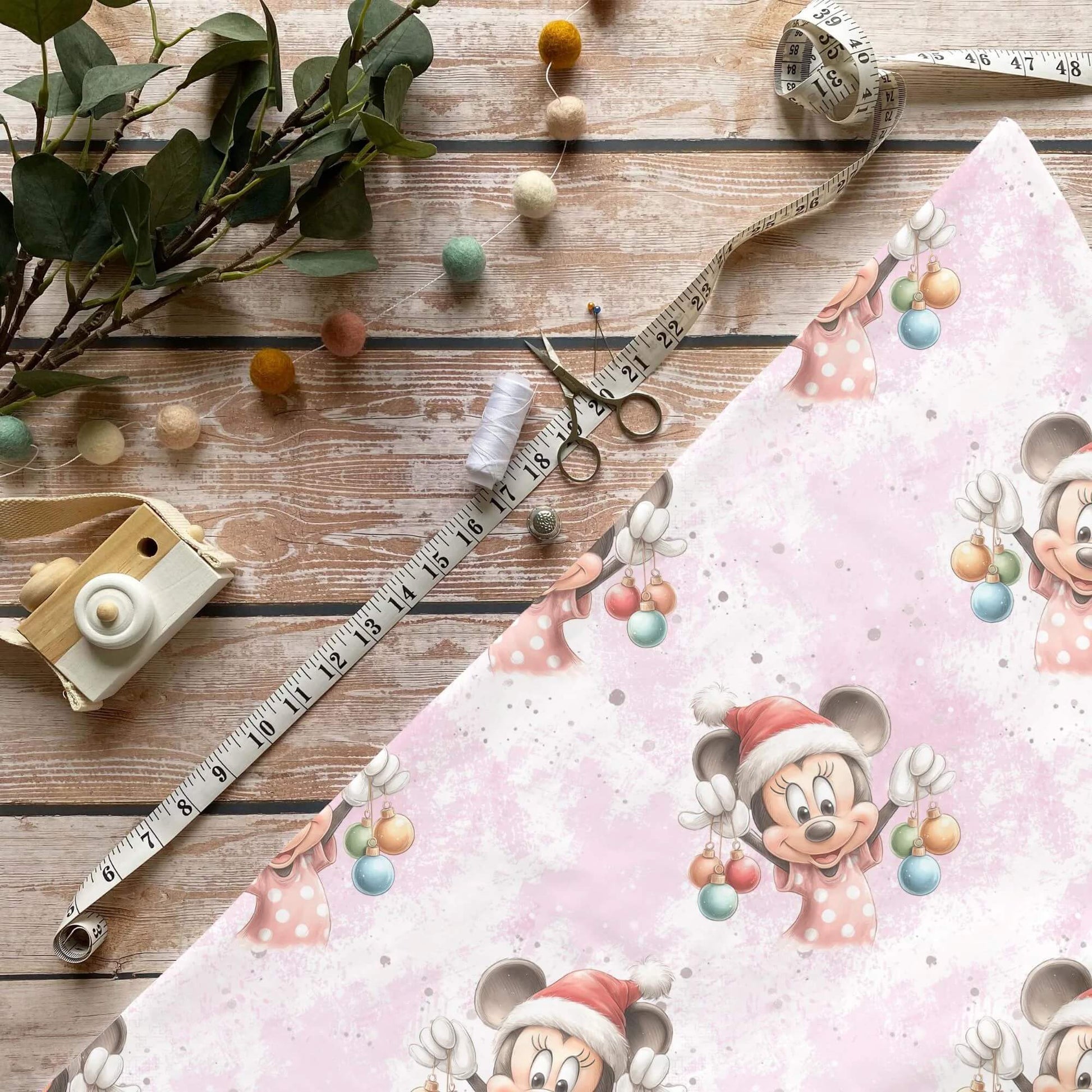 „Festtagsfreundin Stoff Meterware – ideal für Kinderkleidung & Weihnachtsmotive“