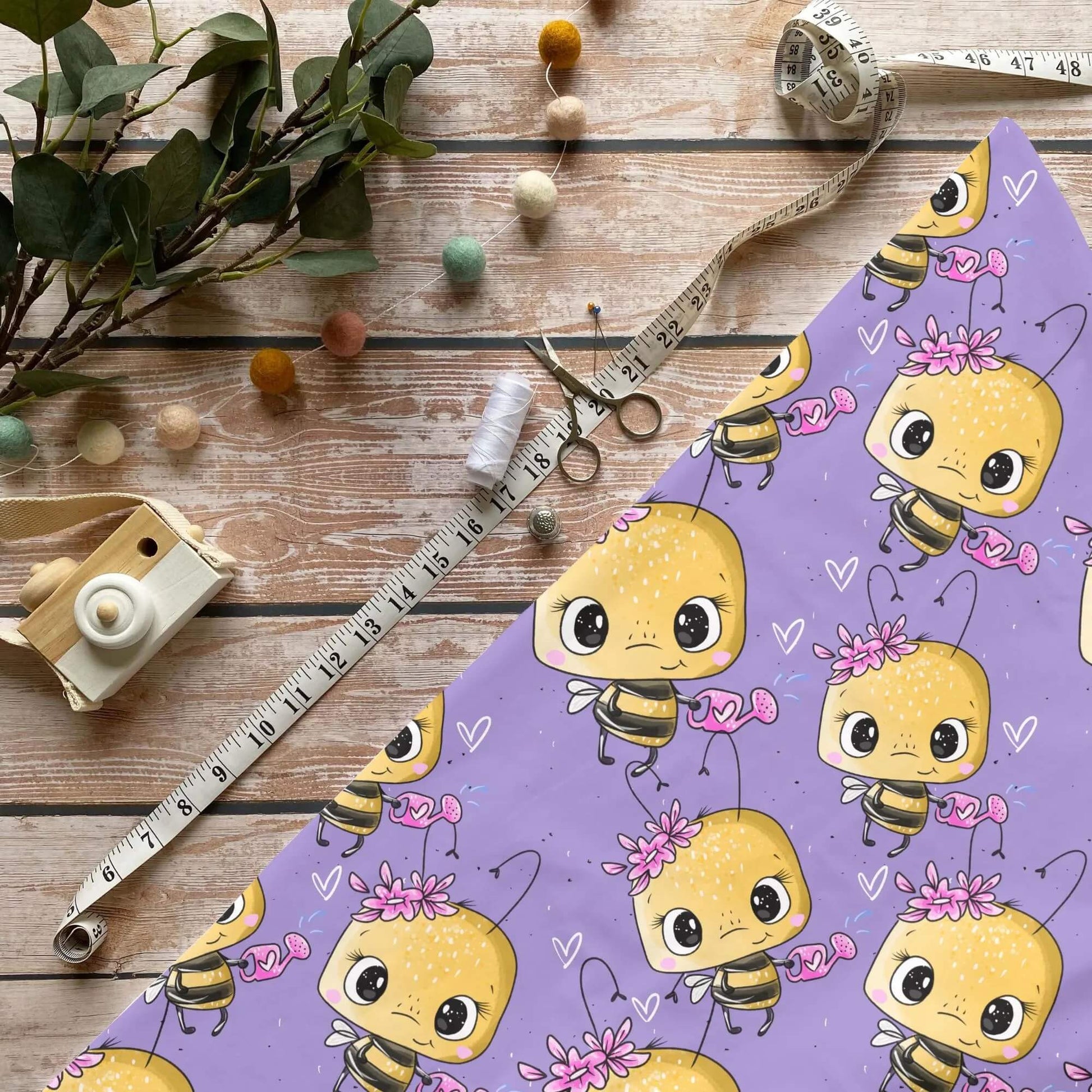 „Niedliche Biene Stoff Meterware – ideal für Kinderkleidung & Tiermotive“