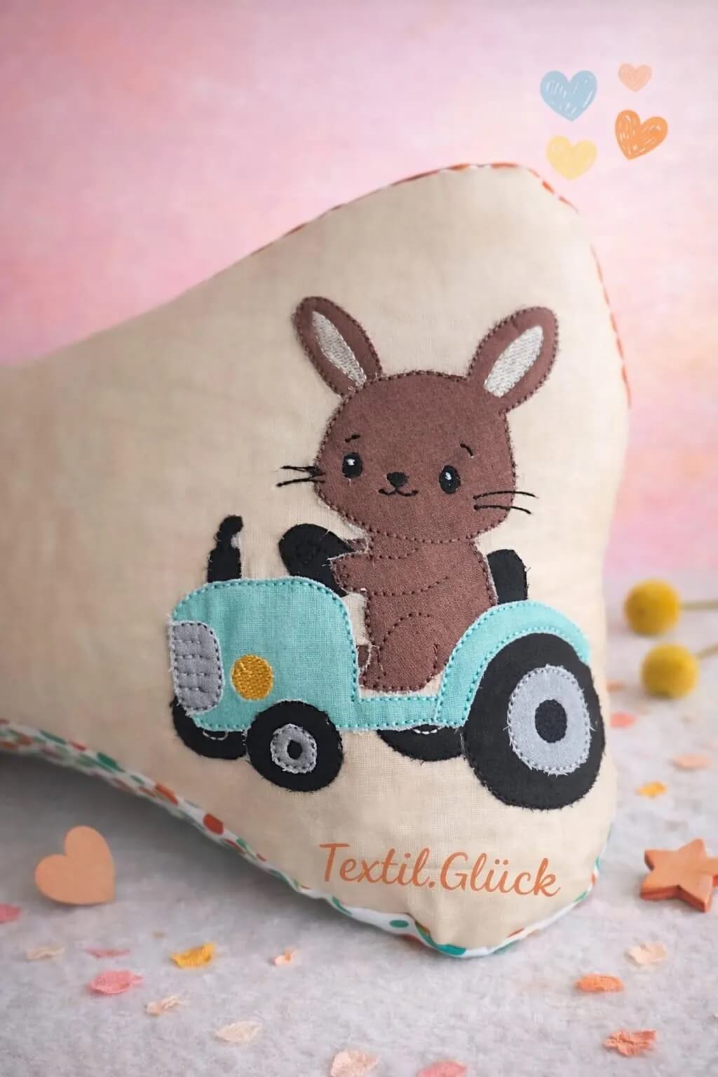 Stickdatei Traktor Hase für Babykleidung – digitaler Download