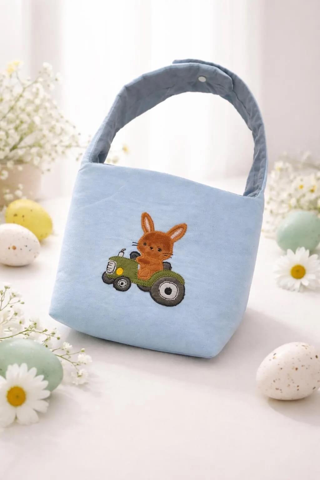 Digitale Stickdatei Hase auf Traktor – verschiedene Größen & Formate