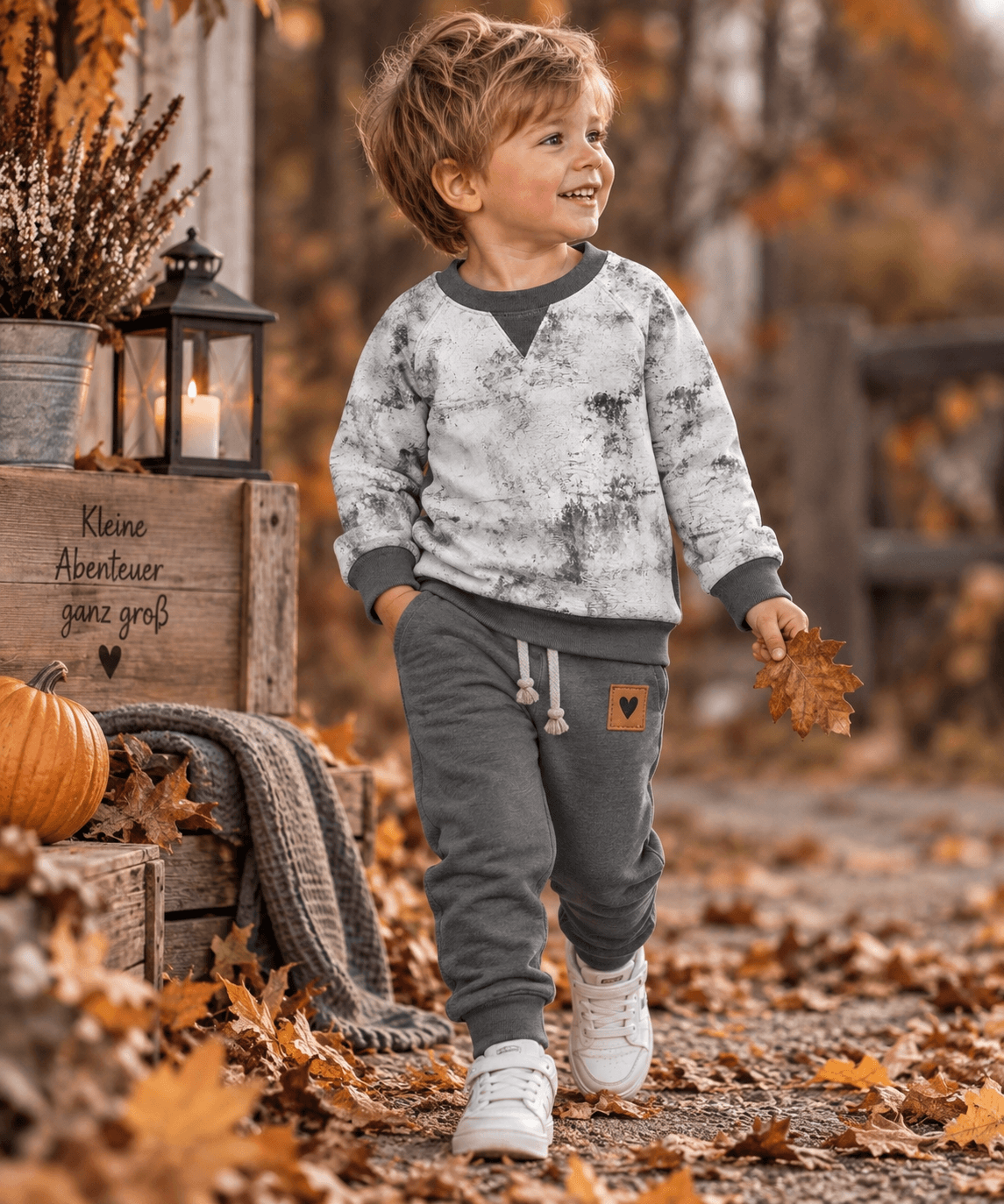 Kinderstoff Kombi Hellgrau Junge Herbstspaziergang