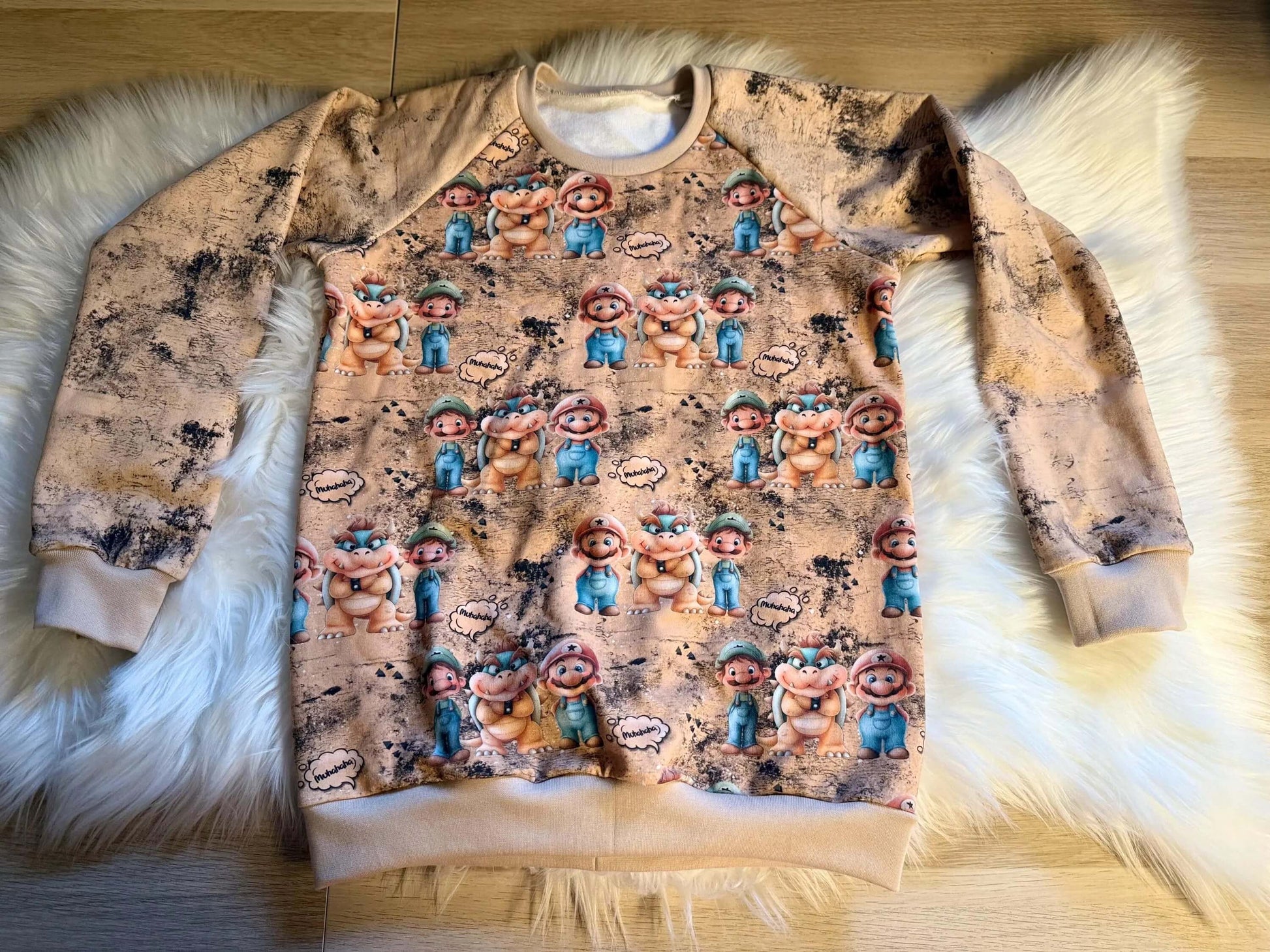 Langarmshirt mit niedlichen Charakteren und Hi Sprechblasen