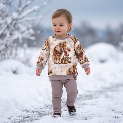 Winterliche Pferdeliebe Mädchenstoff Lifestyle-Foto im Schnee mit echtem Winterspaziergang, OEKO-TEX 100 Jersey Mädchenstoff Deko-Szene