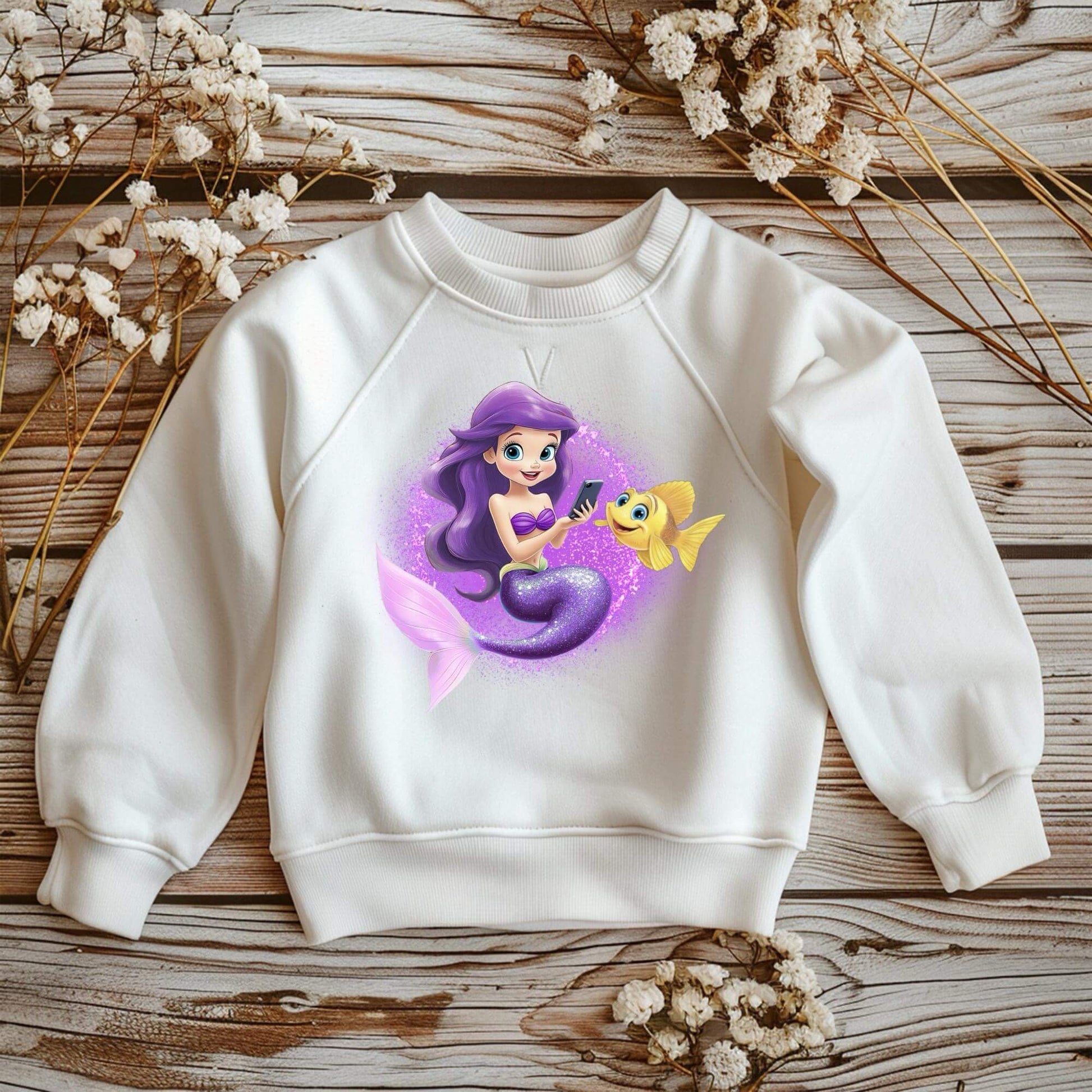 Freundinnen Lila DTF Bügelbild 16x17 cm auf weißem Kinder Pullover

