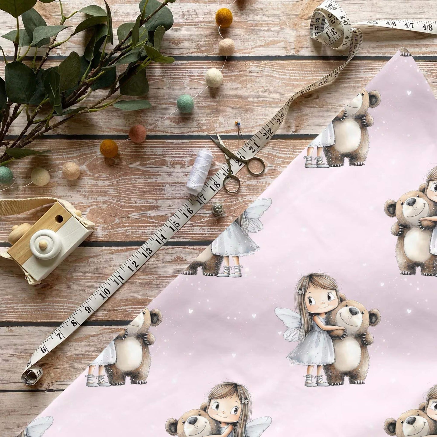 Fee und Bär French Terry Stoff mit rosa Hintergrund und Sternen