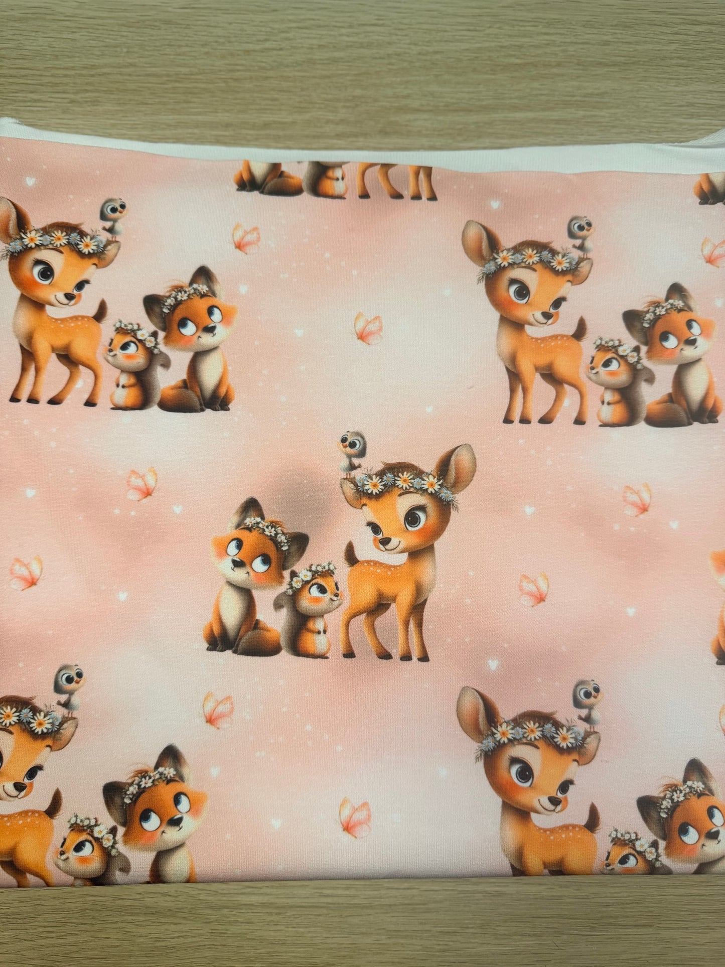 OEKO-TEX 100 zertifizierter French Terry mit Tierfreunden und Schmetterlingen