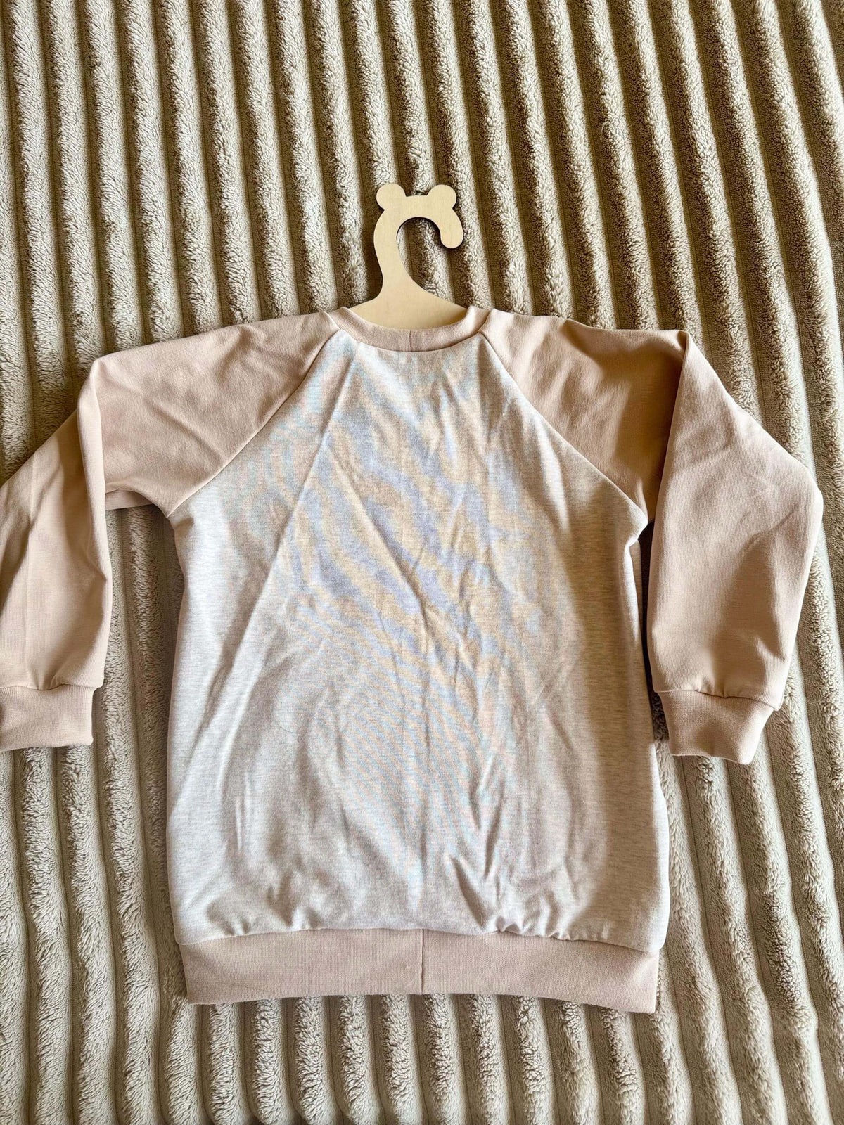 Rückansicht Pullover Kinder Gr. 98 beige, schlicht ohne Motiv